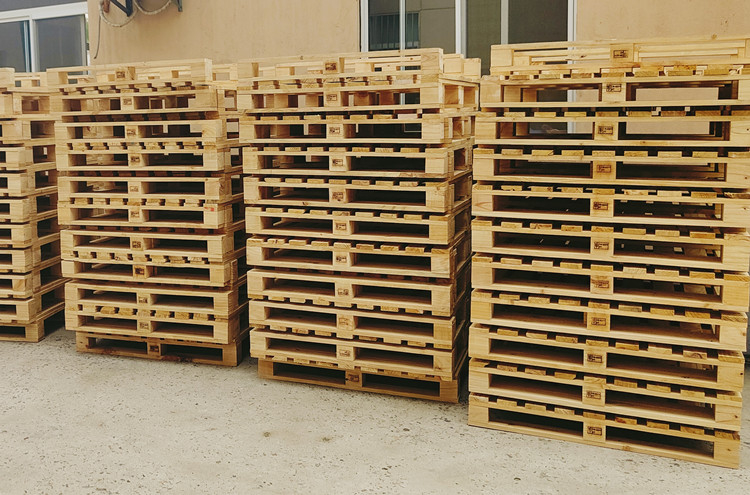 常規實木托盤回收價一般是多少？